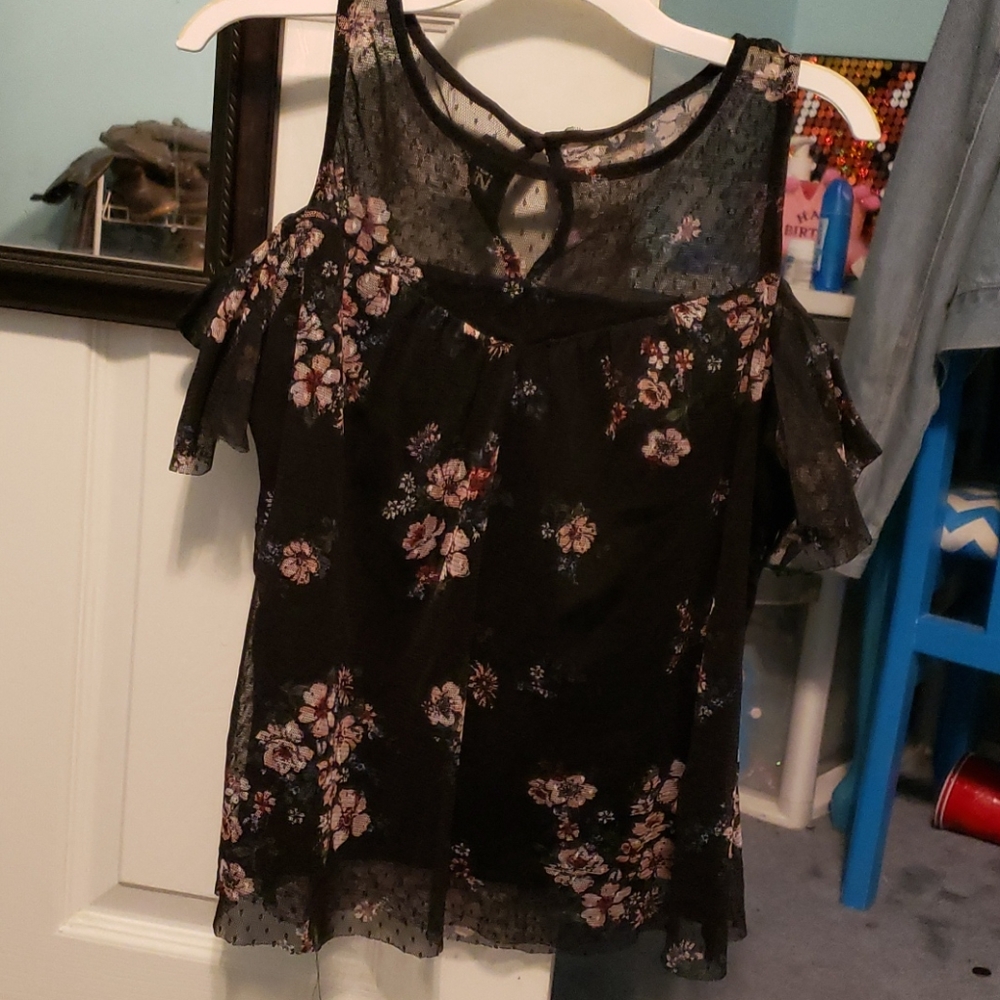 Of the shoulder top